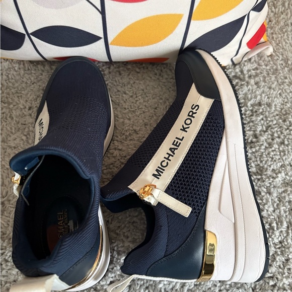 Michael Kors Navy and Gold Slip-On Sneakers Sz 9.5 - Picture 4 of 9
